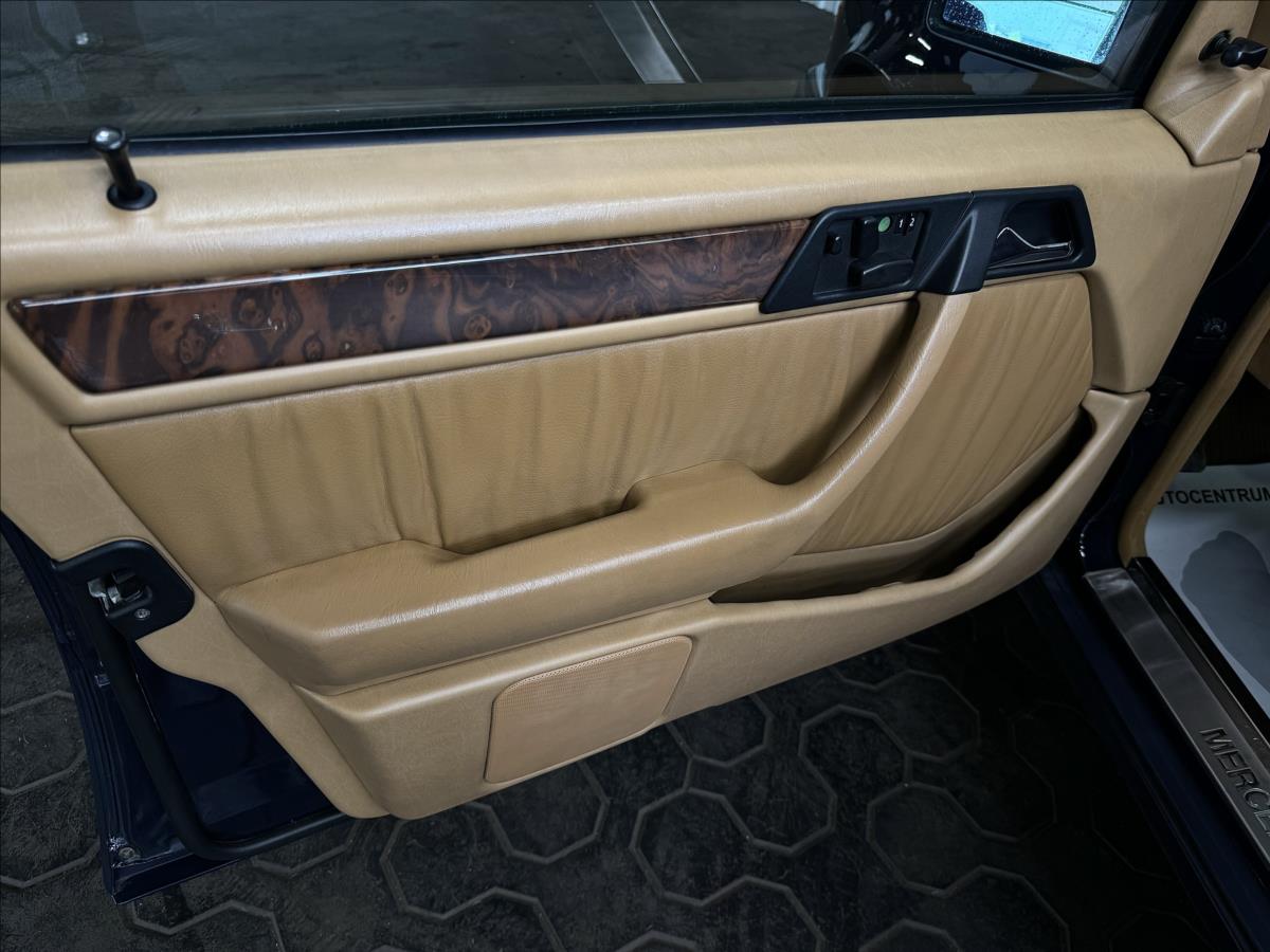 Mercedes-Benz 124