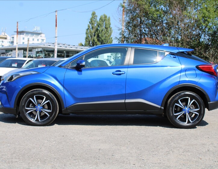 Toyota C-HR 8