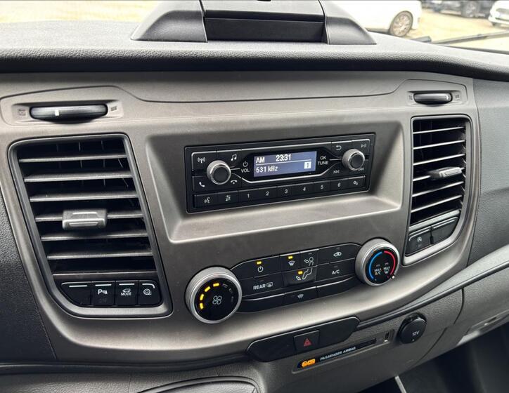 Ford Transit 28