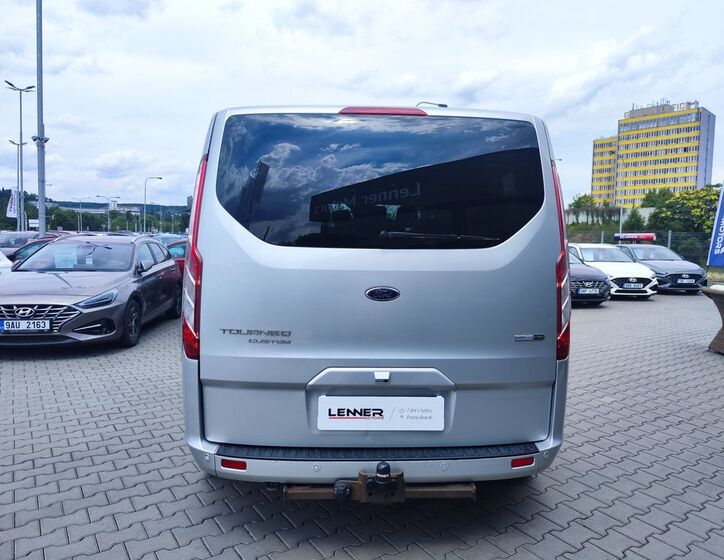 Ford Tourneo Custom 6