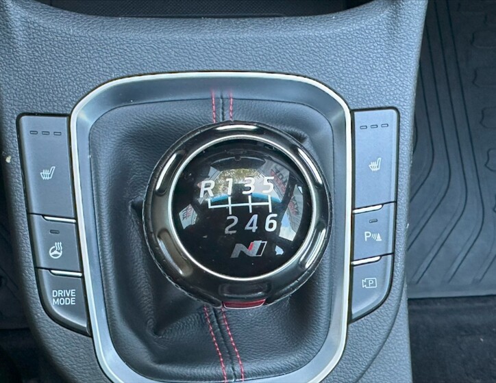 Hyundai i30 26
