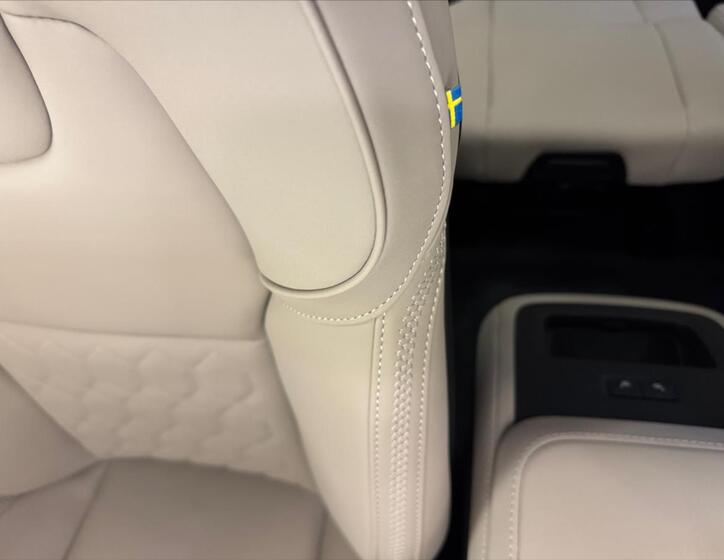 Volvo XC90 12