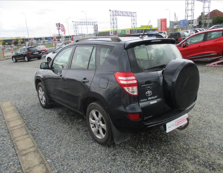 Toyota RAV4 6