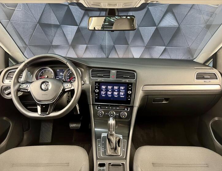 Volkswagen Golf 10