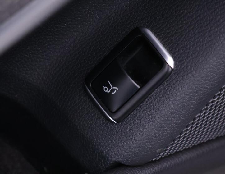 Mercedes-Benz GLA 18