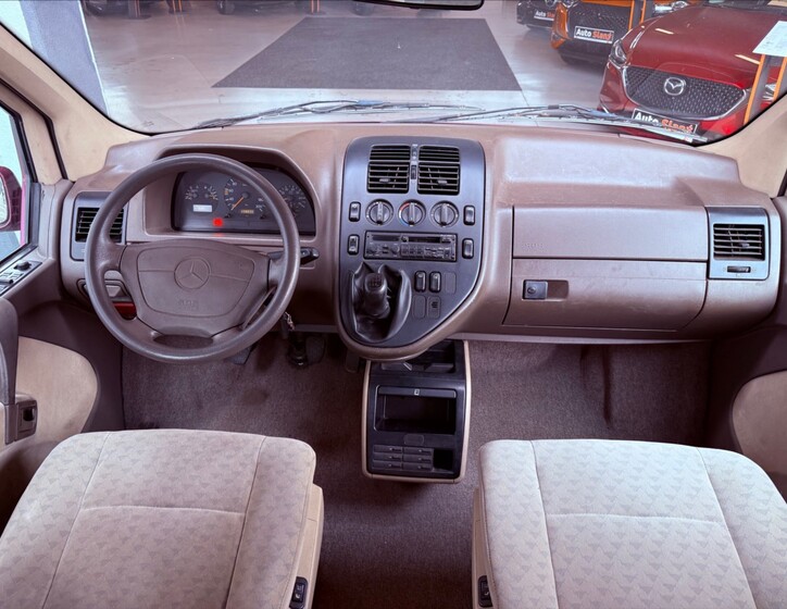 Mercedes-Benz Vito 13