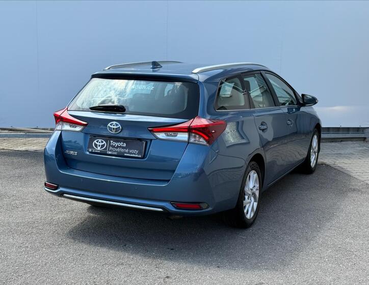 Toyota Auris 6