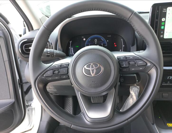 Toyota Yaris Cross 15