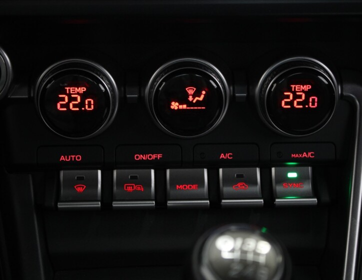 Toyota GR86 13