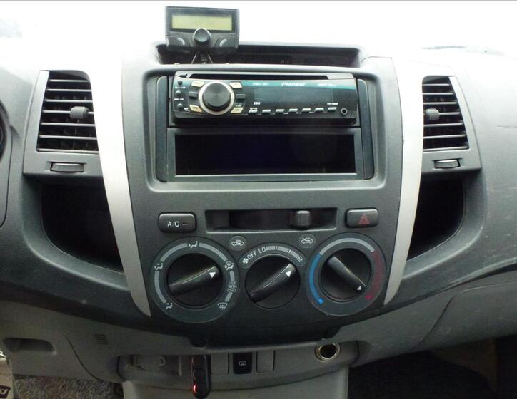 Toyota Hilux 30