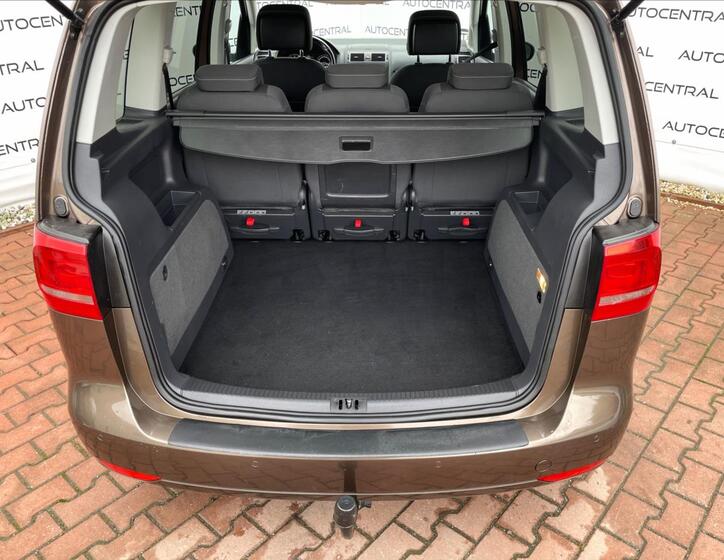 Volkswagen Touran 9