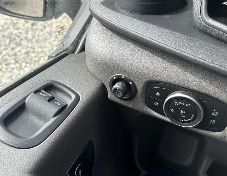 Ford Transit 18