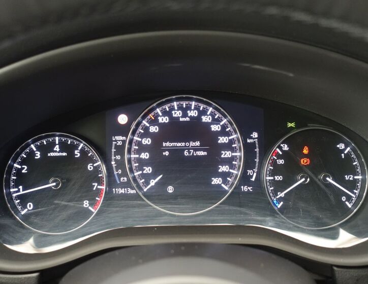 Mazda CX-30 10