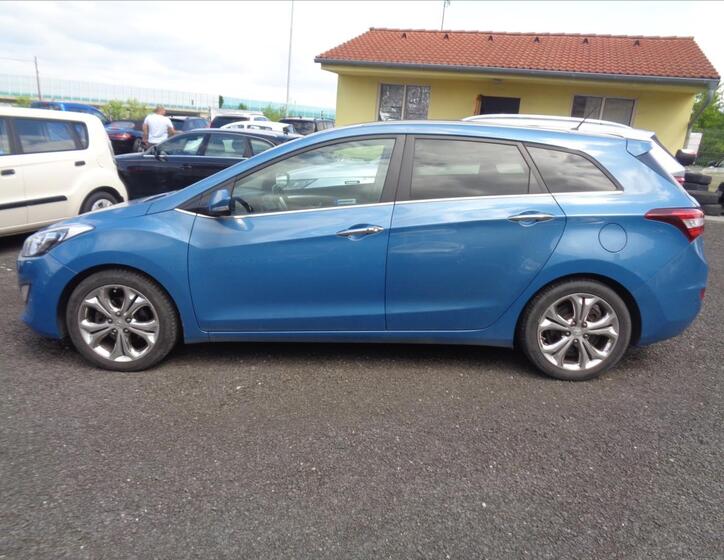 Hyundai i30 4