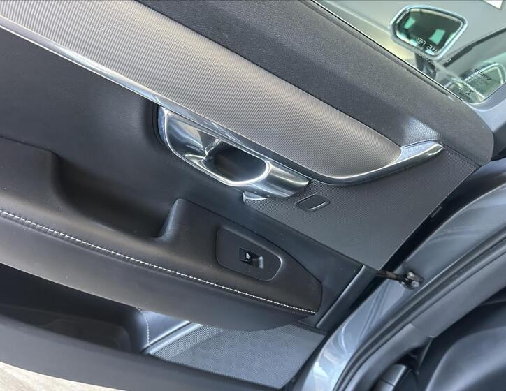 Volvo V90 16