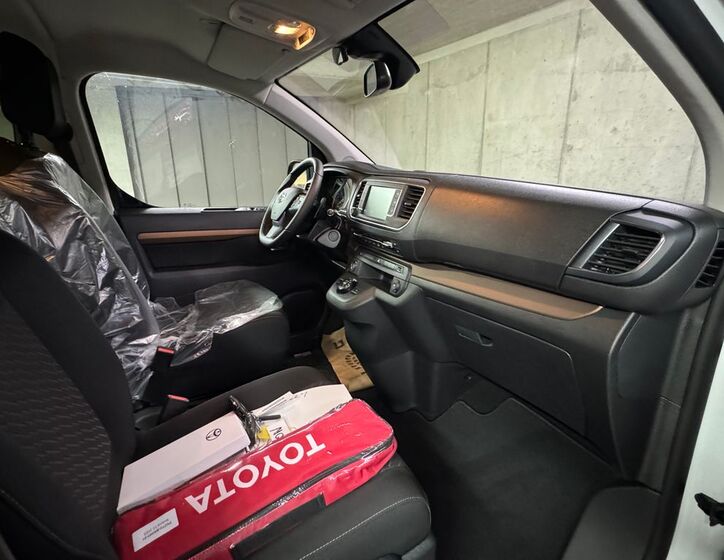 Toyota ProAce Verso 14