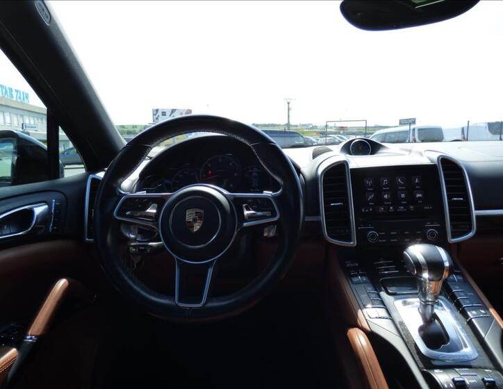 Porsche Cayenne 10