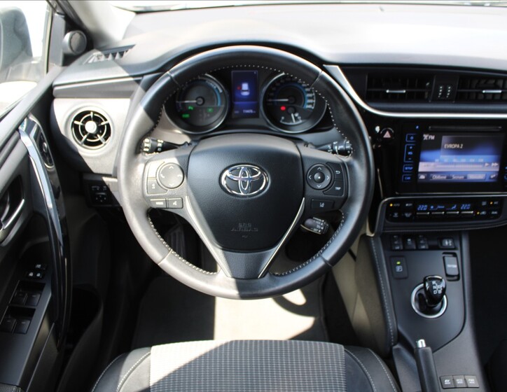 Toyota Auris 10