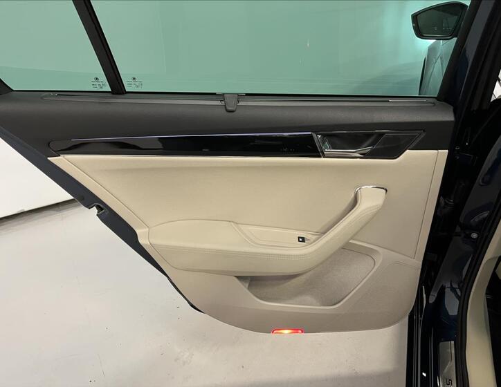 Škoda Superb 28