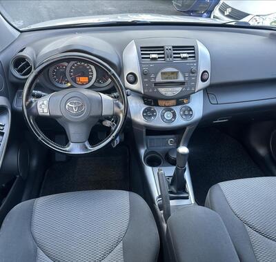 Toyota RAV4 13