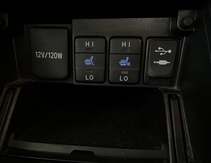 Toyota Auris 12
