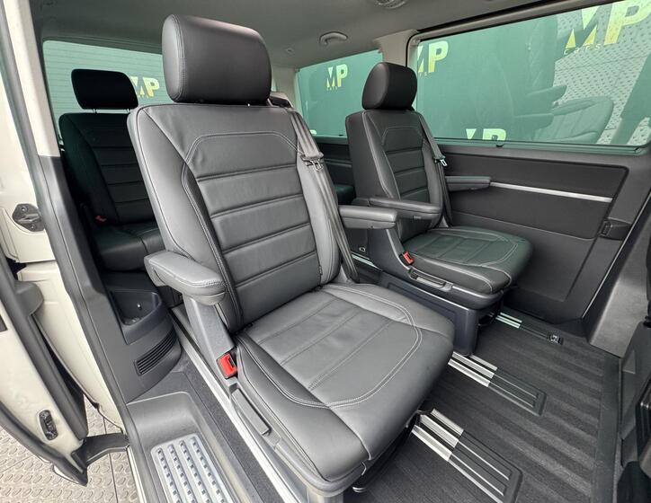 Volkswagen Multivan 15