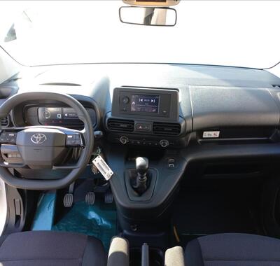 Toyota ProAce City 13