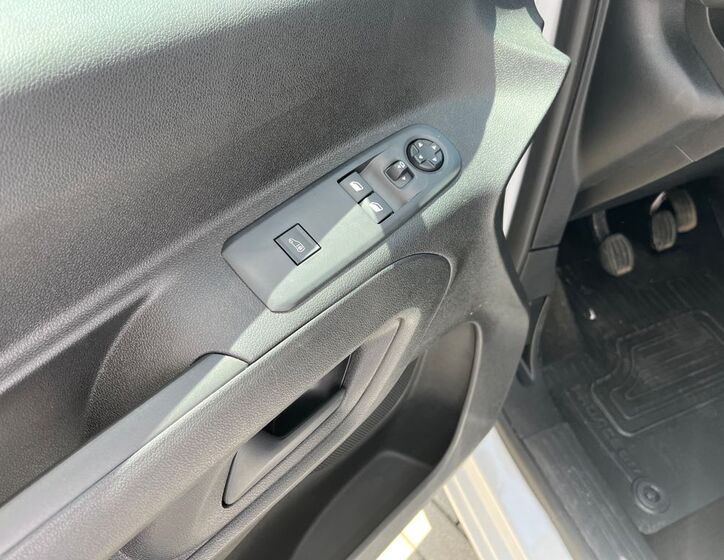 Toyota ProAce 11
