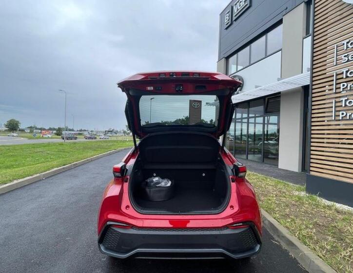 Toyota C-HR 10