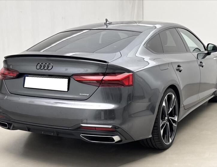 Audi A5 4