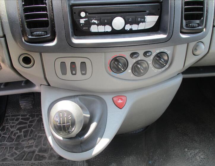 Opel Vivaro 11