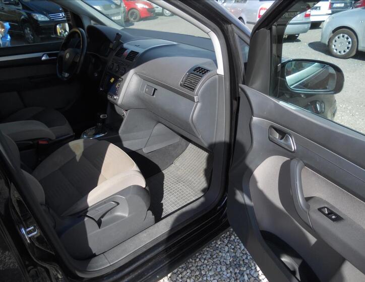 Volkswagen Touran 19