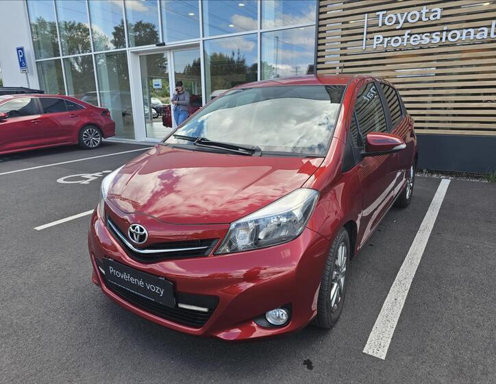 Toyota Yaris 1