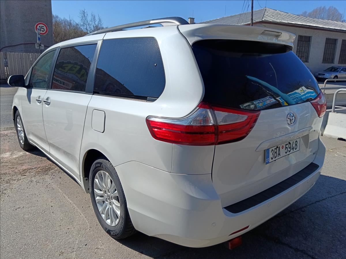 Toyota Sienna