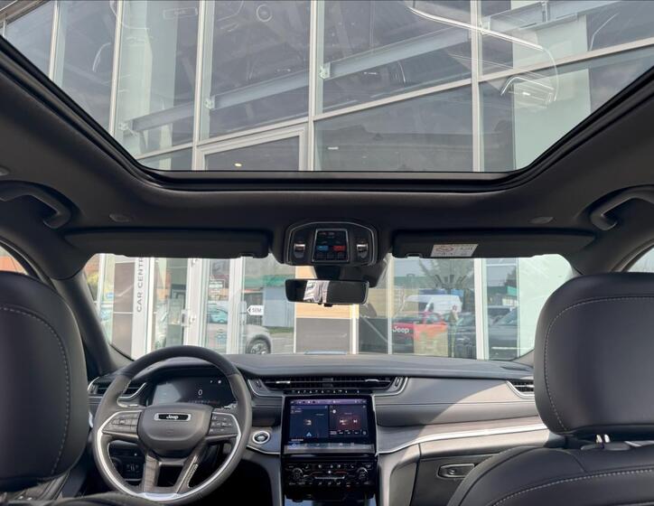 Jeep Grand Cherokee 16