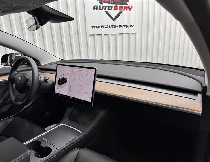 Tesla Model 3 31