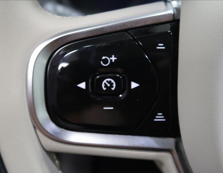 Volvo XC90 20