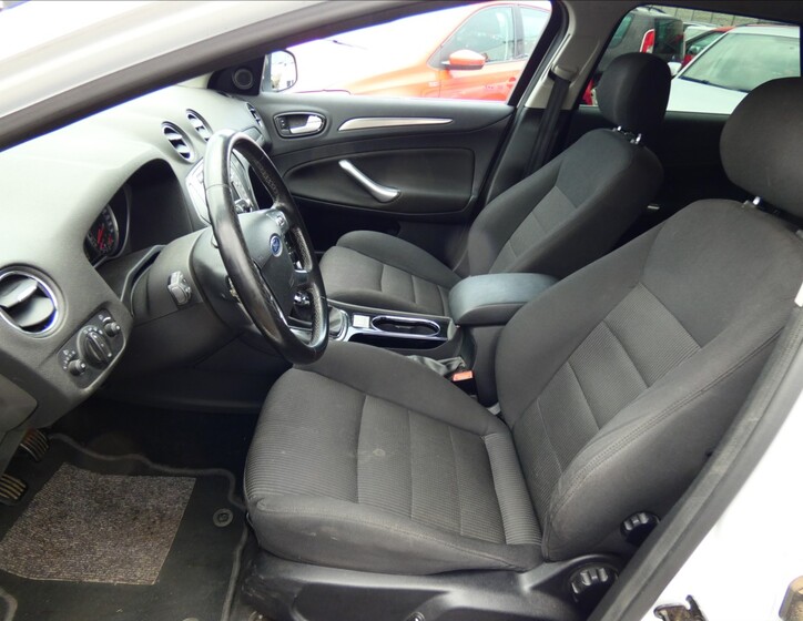 Ford Mondeo 8