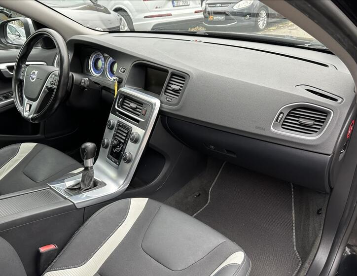 Volvo V60 24