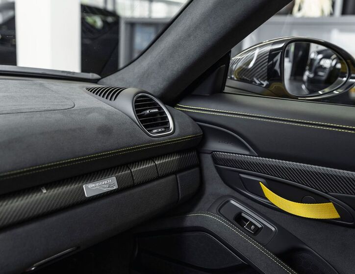 Porsche Cayman 16