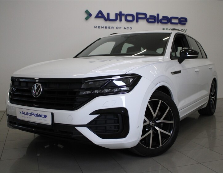 Volkswagen Touareg 1