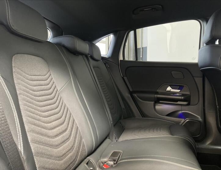 Mercedes-Benz GLA 20