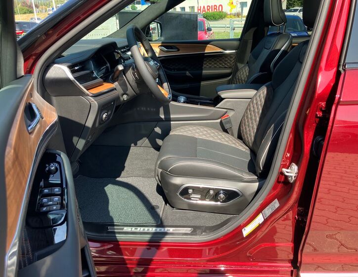 Jeep Grand Cherokee 19