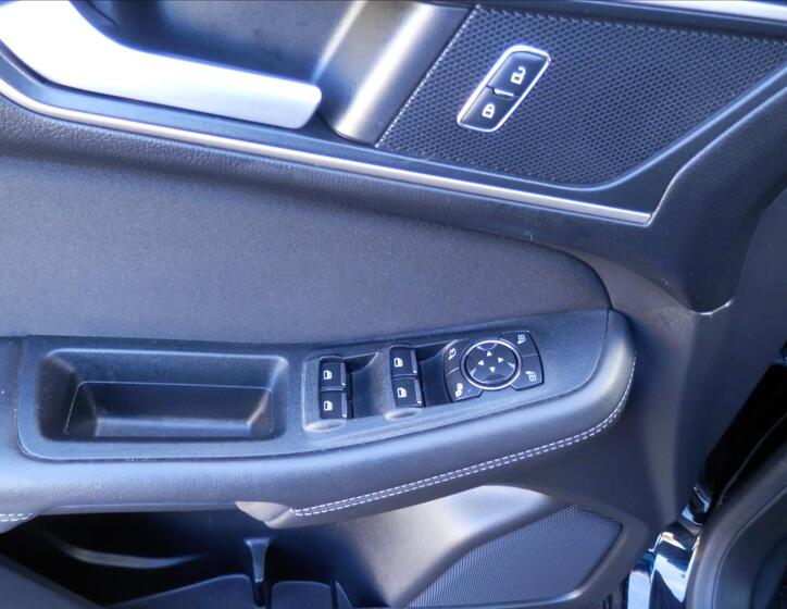 Ford S-MAX 9