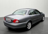 Jaguar X-Type 4