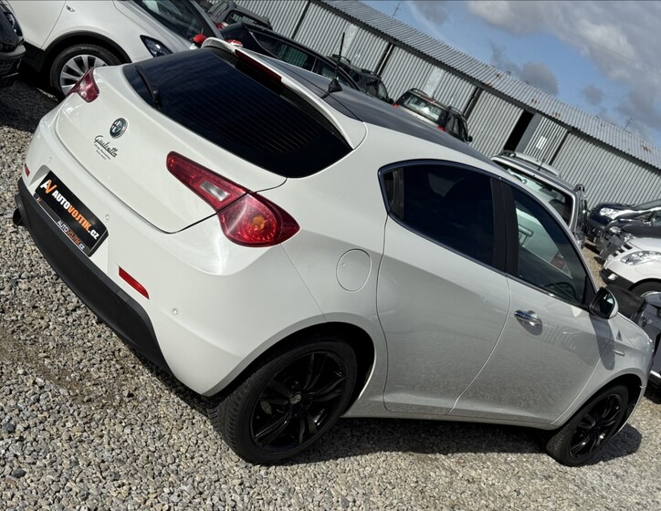 Alfa Romeo Giulietta 5