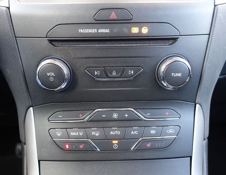 Ford Galaxy 17