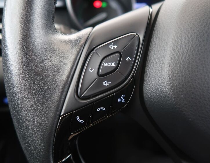 Toyota C-HR 25