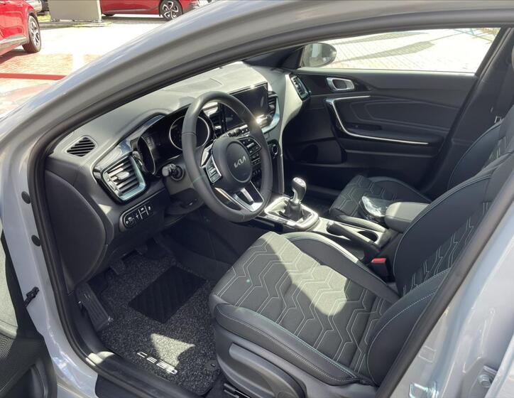 KIA Ceed 10