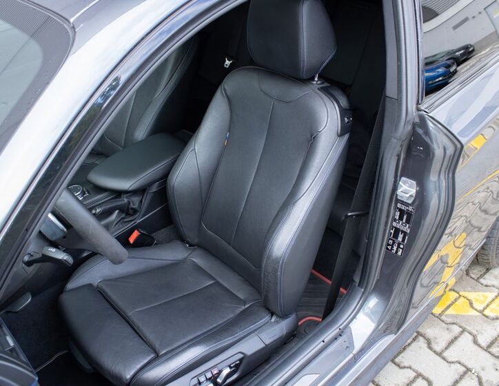 BMW Řada 2 9
